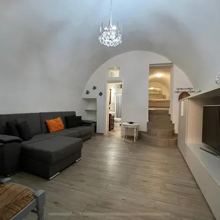 Apartment Centro Storico - Casa Vacanze “ Cesira “ *